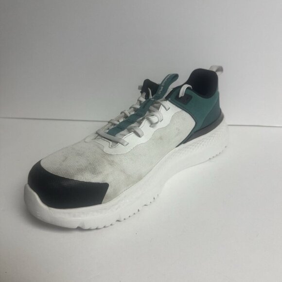 Athletic_Shoes